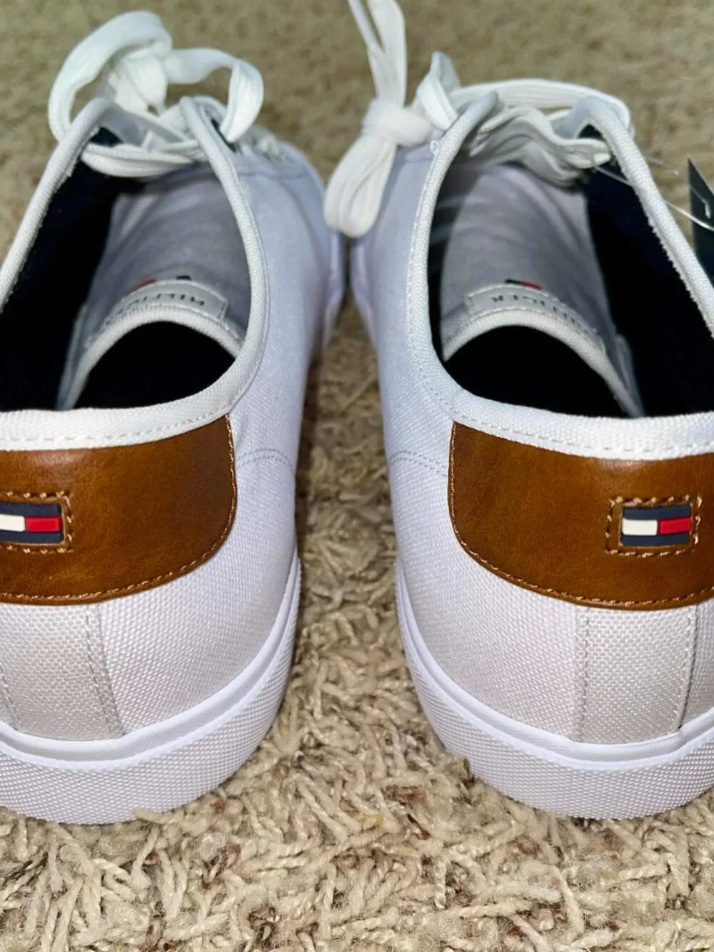 Tommy Hilfiger Men’s Canvas Low-Top Sneakers Shoes White, Size 12 (New)